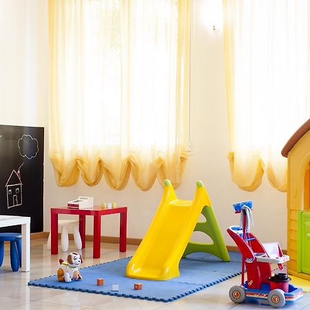 Welcome Residence Per Famiglie リミニ エクステリア 写真